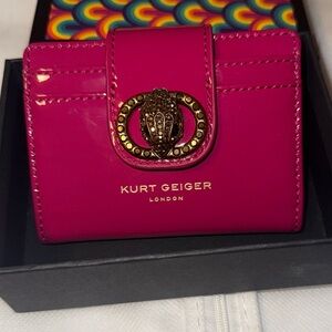 New with tag Kurt Geiger Fuchsia with Gold Emblem foldable card case 8 slots
